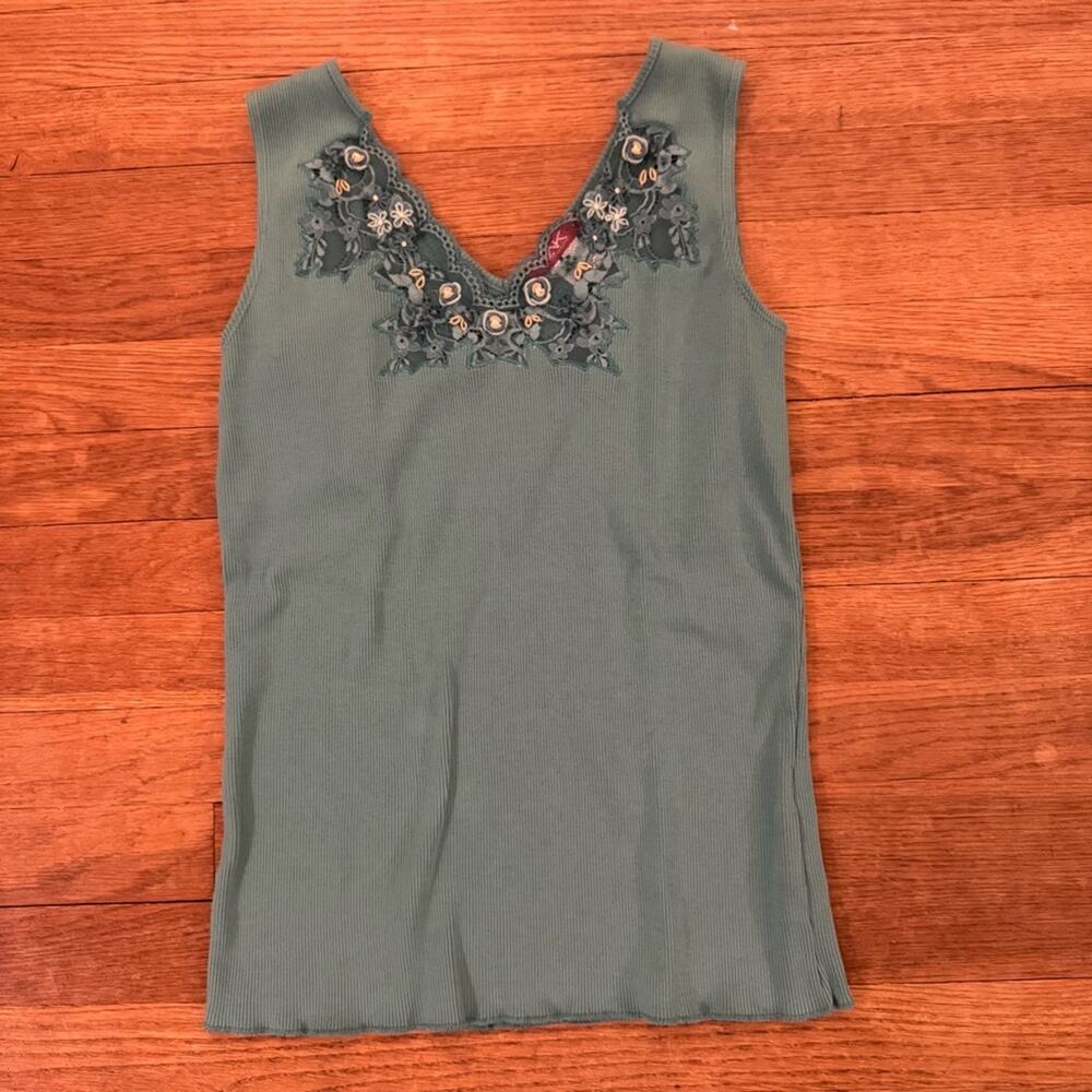 Anne Klein Sport Green Blue Flower Floral Embroidered Tank Top Shirt Sz S
b30